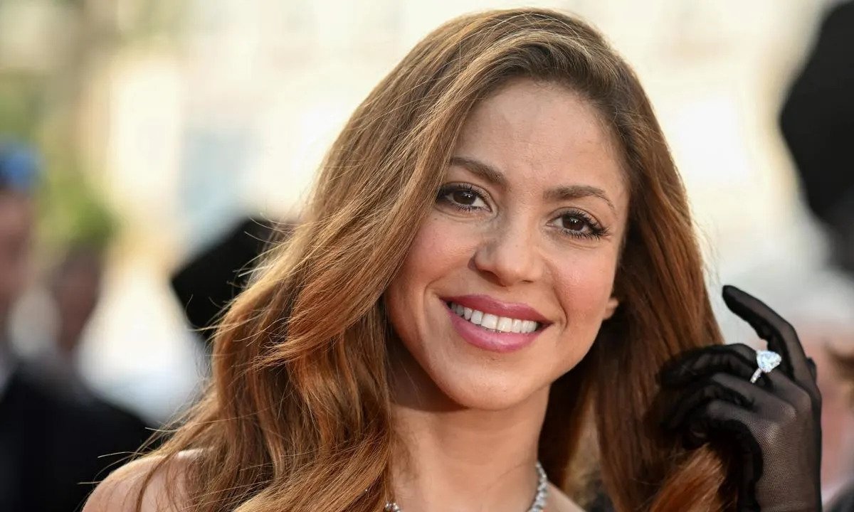 Shakira invites her fans to join the ‘Monotonía’ dance challenge